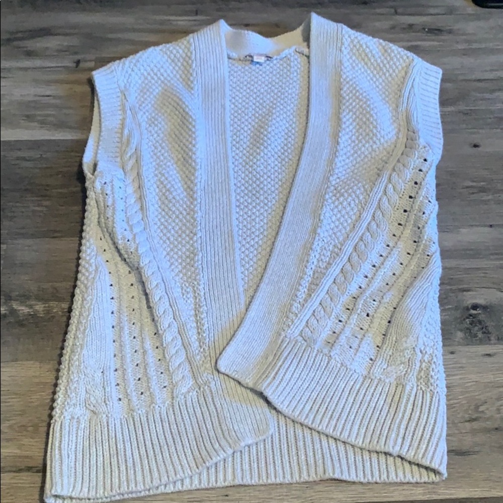 Gray sleeveless cardigan